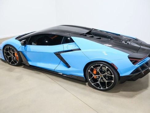 Used 2025 Lamborghini Revuelto AWD/4WD image 15