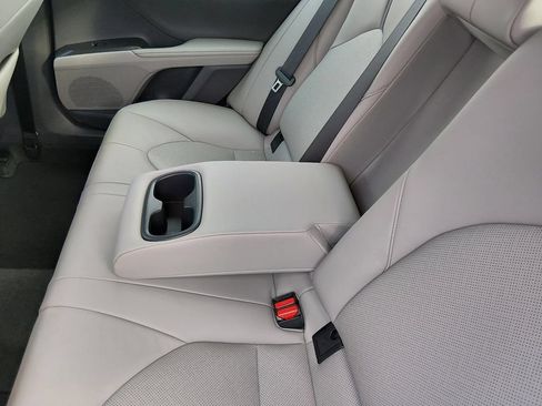 Used 2024 Toyota Camry XLE FWD image 15