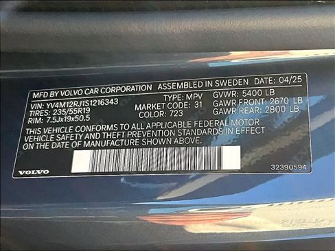 Used 2025 Volvo XC60 B5 Core image 33