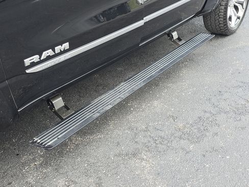 Used 2022 RAM 1500 Limited AWD/4WD image 9