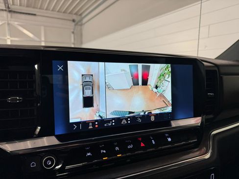 Used 2024 Chevrolet Silverado 1500 High Country image 29