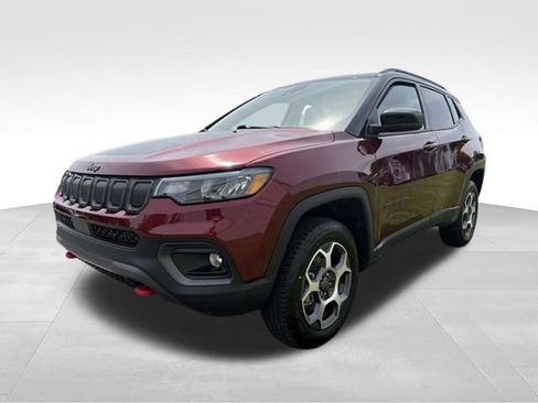 Used 2022 Jeep Compass Trailhawk w/ Trailhawk Convenience Group AWD/4WD image 9