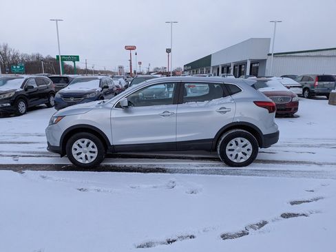 Used 2018 Nissan Rogue Sport S image 6