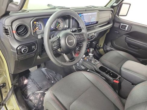 Used 2026 Jeep Wrangler Unlimited Rubicon image 18