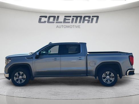 Used 2025 GMC Sierra 1500 SLT image 2