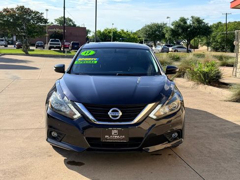 Used 2017 Nissan Altima 3.5 SL FWD image 8
