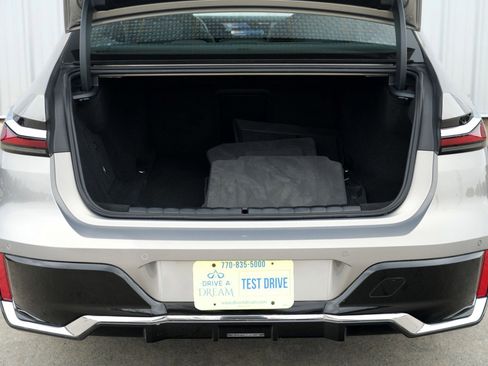 Used 2023 BMW i7 xDrive60 image 10