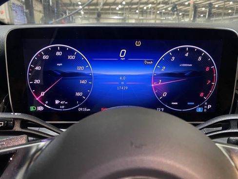 Used 2025 Mercedes-Benz GLC 300 image 16