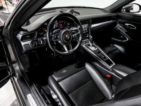 Used 2017 Porsche 911 Carrera S image 9