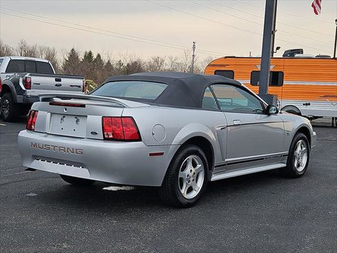 Used 2001 Ford Mustang 2dr Convertible Deluxe image 24