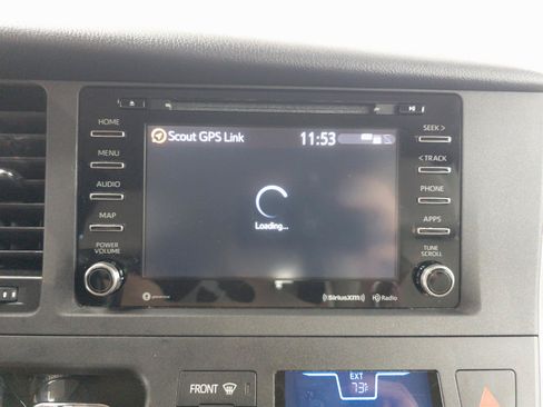 Used 2019 Toyota Sienna LE w/ Outdoor Package FWD image 7
