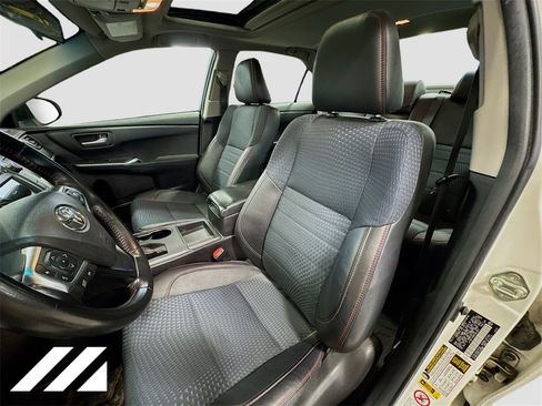 Used 2015 Toyota Camry SE image 20