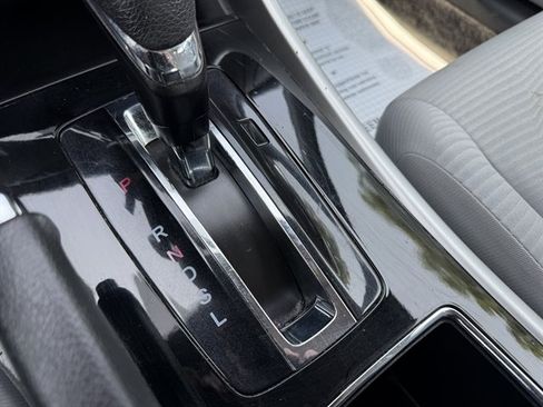 Used 2017 Honda Accord LX image 17