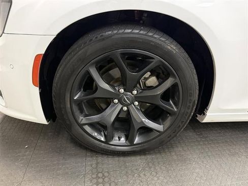 Used 2021 Chrysler 300 Touring L image 10