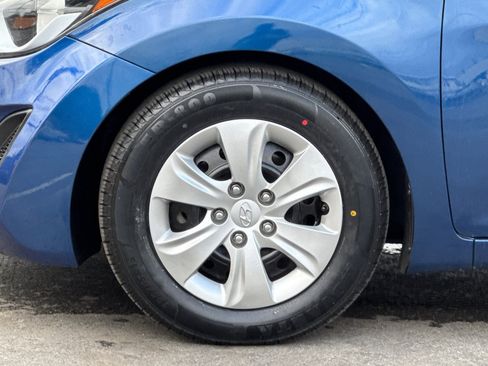 Used 2016 Hyundai Elantra SE image 12