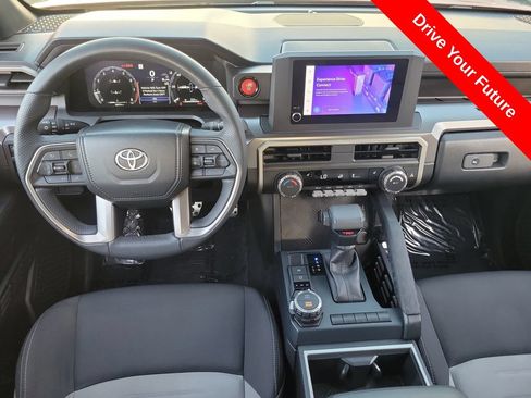 Used 2025 Toyota Tacoma TRD Sport AWD/4WD image 4