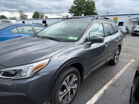 Used 2020 Subaru Outback Limited AWD/4WD image 3