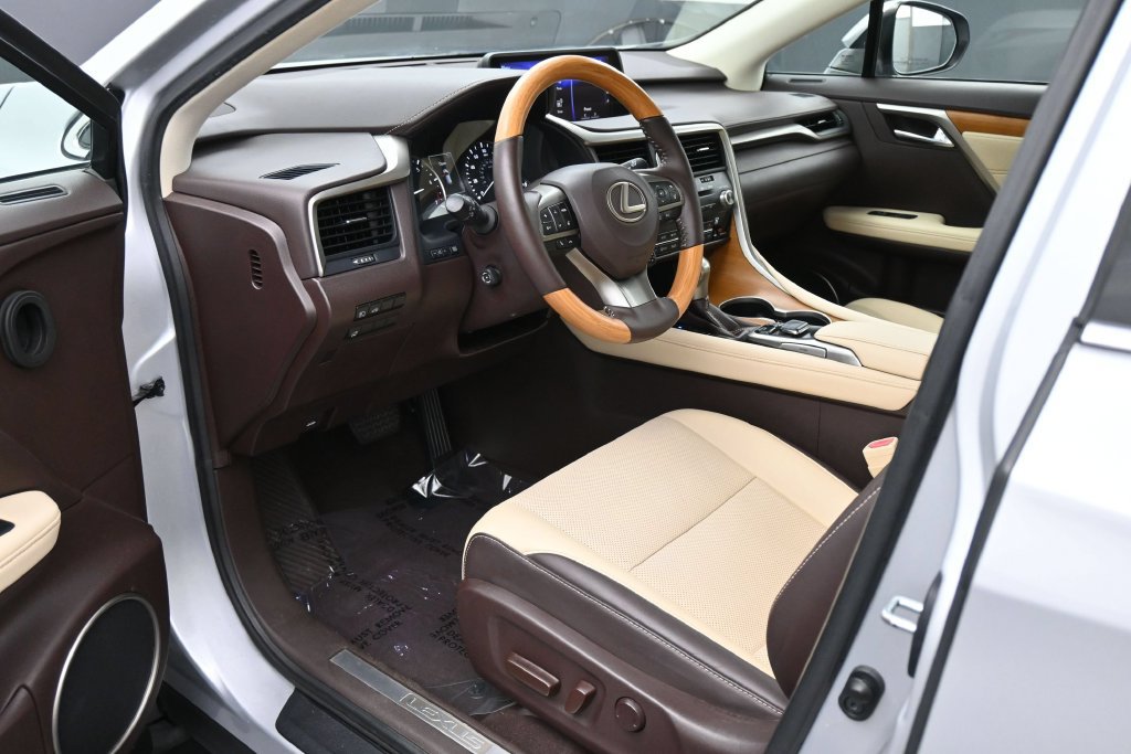 Used 2017 Lexus RX 350 FWD w/ Premium Package image 2