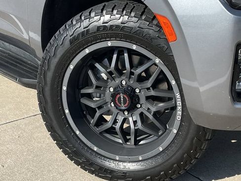 Used 2022 GMC Yukon AT4 w/ Max Trailering Package AWD/4WD image 9