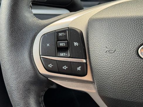 Used 2023 Ford Explorer XLT w/ Equipment Group 202A AWD/4WD image 27