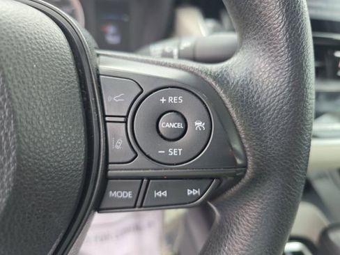 Used 2022 Toyota Corolla LE image 21