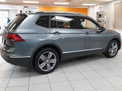 Used 2021 Volkswagen Tiguan SEL w/ 3rd Row Seat Package AWD/4WD image 13
