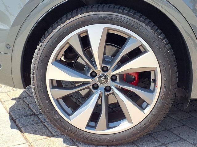 Used 2023 Audi SQ5 Prestige AWD/4WD image 11