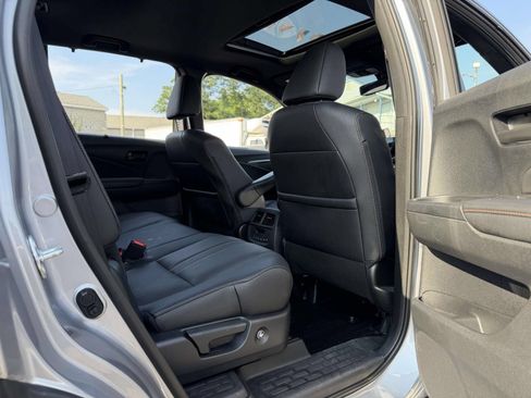 Used 2022 Honda Pilot TrailSport image 14