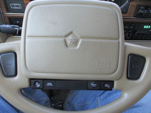 Used 1993 Dodge Dynasty FWD image 36