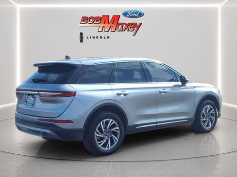 Used 2024 Lincoln Corsair AWD w/ Equipment Group 101A image 4