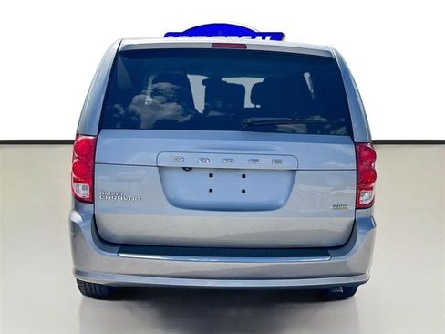 Used 2019 Dodge Grand Caravan SE FWD image 6
