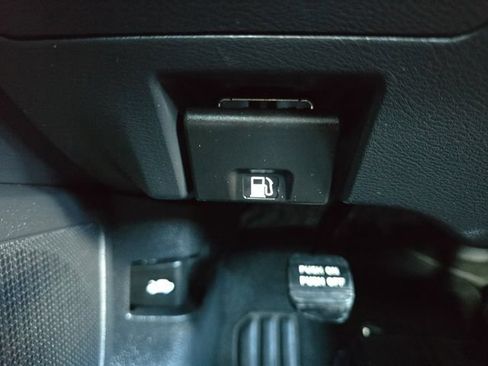 Used 2025 Nissan Altima 2.5 SV FWD image 30