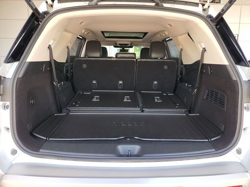 Certified 2024 Nissan Pathfinder Platinum w/ Cargo Package FWD image 13