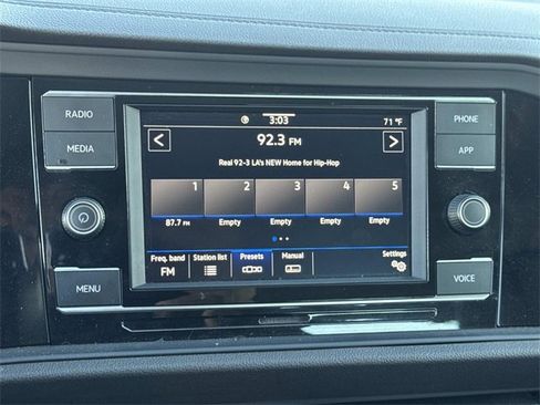 Used 2023 Volkswagen Jetta SE w/ Panoramic Sunroof Package image 12