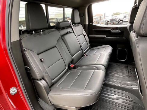 Certified 2026 GMC Sierra 1500 SLT image 38