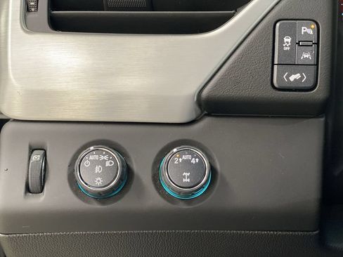 Used 2017 GMC Yukon SLT AWD/4WD image 16