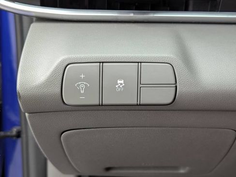 Used 2024 Hyundai Elantra SEL FWD image 29