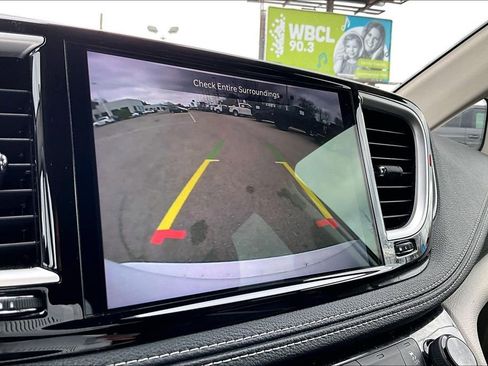 Used 2023 Chrysler Pacifica Touring-L FWD image 22