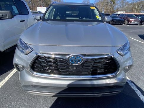 Used 2020 Toyota Highlander Limited Platinum image 2