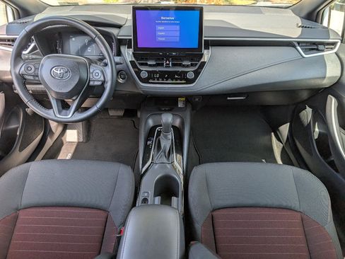 Used 2025 Toyota Corolla SE w/ SE Premium Package image 4