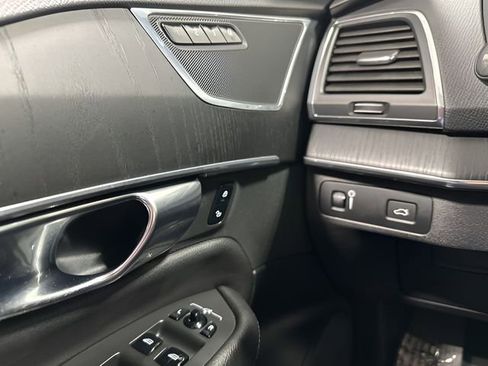 Used 2020 Volvo XC90 T6 Momentum w/ Protection Package image 16