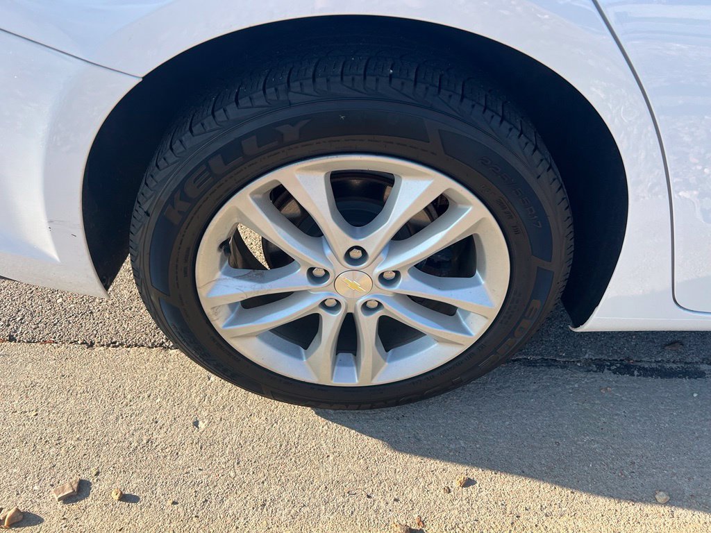 Used 2018 Chevrolet Malibu LT FWD image 10