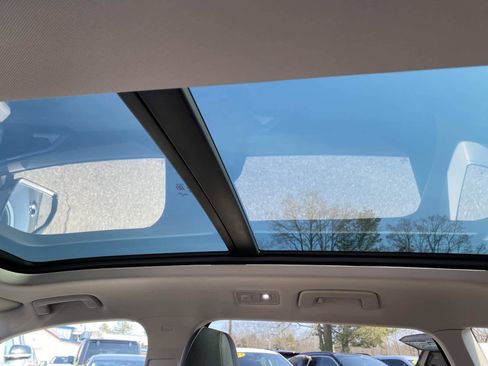 Used 2024 Volkswagen Taos SE image 10