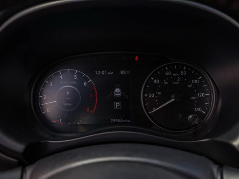Used 2024 Nissan Kicks SR w/ SR Premium Package FWD image 28