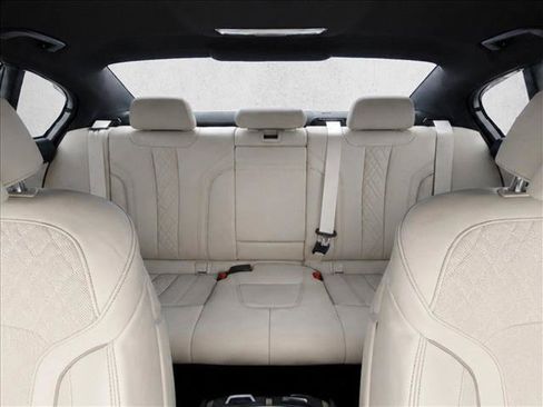 Used 2023 BMW 540i w/ Executive Package RWD image 22