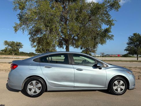 Used 2017 Chevrolet Cruze LS FWD image 52