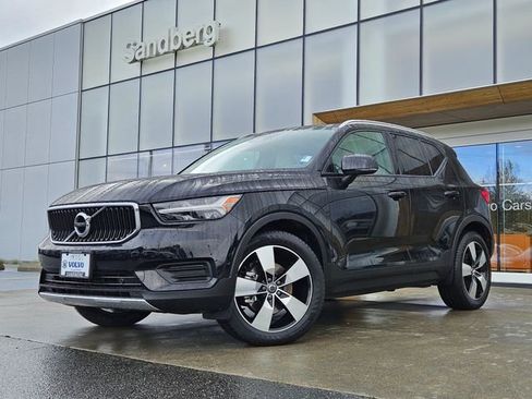 Used 2019 Volvo XC40 T5 Momentum AWD/4WD image 1