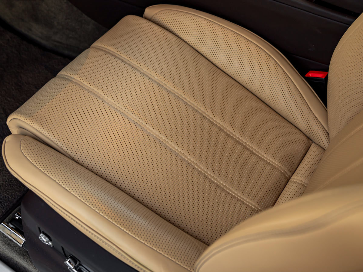 Used 2023 Bentley Bentayga AWD/4WD image 19