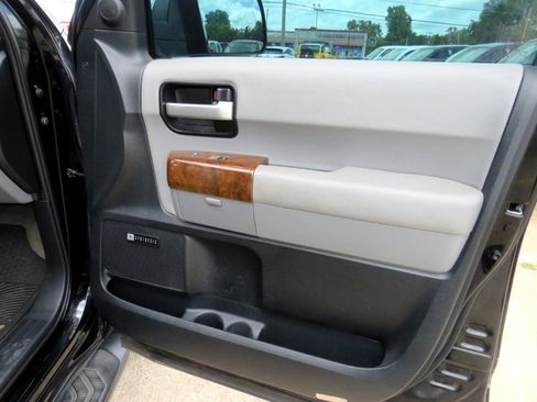 Used 2008 Toyota Sequoia Limited image 17