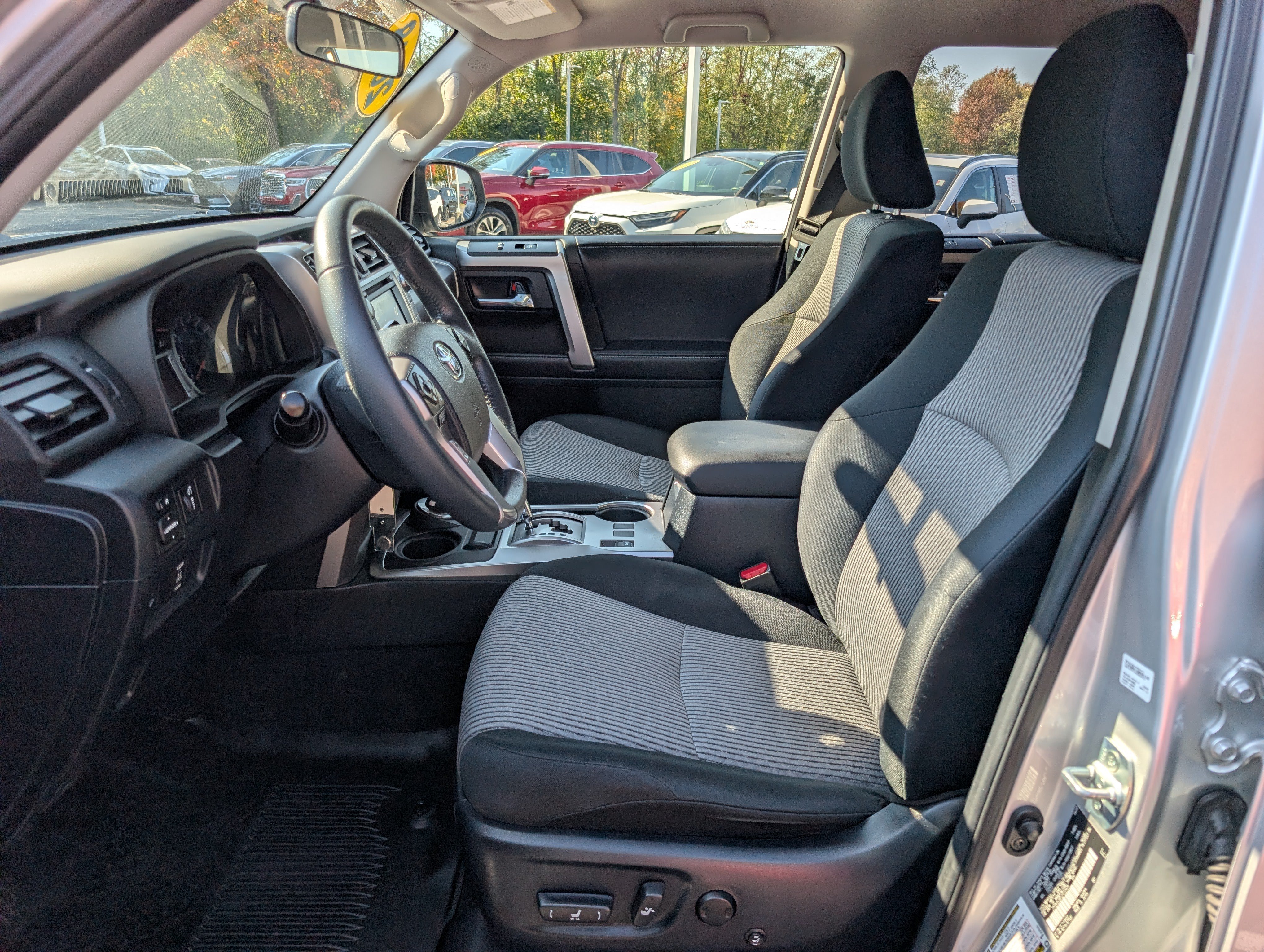 Used 2018 Toyota 4Runner SR5 AWD/4WD image 16